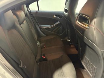 MERCEDES-BENZ A-CLASS 2.1 A220d AMG Line (Executive) Hatchback 5dr Diesel 7G-DCT Euro 