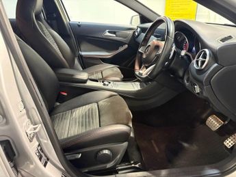 MERCEDES-BENZ A-CLASS 2.1 A220d AMG Line (Executive) Hatchback 5dr Diesel 7G-DCT Euro 