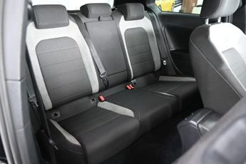 VOLKSWAGEN GOLF 2.0 TSI BlueMotion Tech R Hatchback 3dr Petrol DSG 4Motion Euro 