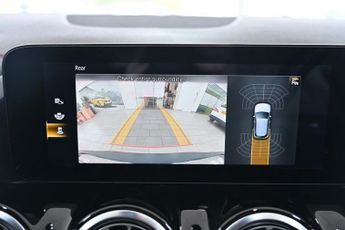 MERCEDES-BENZ EQA EQA 250 66.5kWh AMG Line SUV 5dr Electric Auto (190 ps)