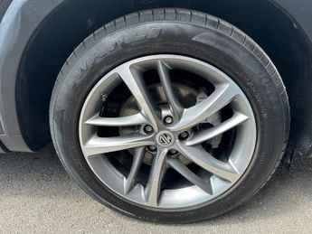 MG MG HS 1.5 T-GDI Exclusive SUV 5dr Petrol DCT Euro 6 (s/s) (162 ps)