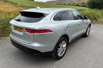JAGUAR F-PACE 2.0 D180 Portfolio SUV 5dr Diesel Auto AWD Euro 6 (s/s) (180 ps)