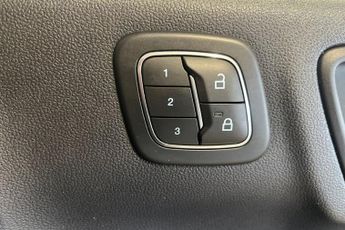 FORD KUGA 2.5 Duratec 14.4kWh Vignale SUV 5dr Petrol Plug-in Hybrid CVT Eu