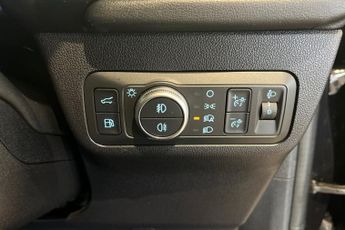 FORD KUGA 2.5 Duratec 14.4kWh Vignale SUV 5dr Petrol Plug-in Hybrid CVT Eu
