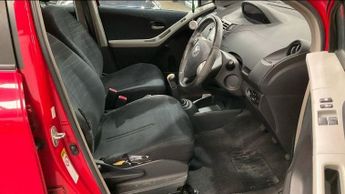 TOYOTA YARIS 1.3 VVT-i SR Hatchback 5dr Petrol Manual (141 g/km, 85 bhp)