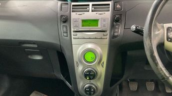 TOYOTA YARIS 1.3 VVT-i SR Hatchback 5dr Petrol Manual (141 g/km, 85 bhp)