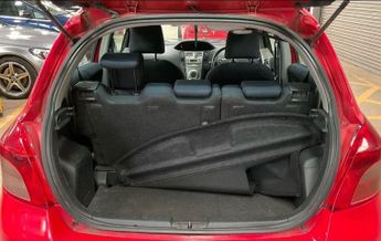 TOYOTA YARIS 1.3 VVT-i SR Hatchback 5dr Petrol Manual (141 g/km, 85 bhp)