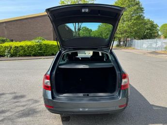 SKODA OCTAVIA 1.6 TDI SE Technology Estate 5dr Diesel DSG Euro 6 (s/s) (115 ps