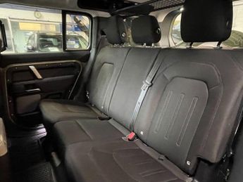 LAND ROVER DEFENDER 2.0 SD4 SUV 5dr Diesel Auto 4WD Euro 6 (s/s) (200 ps)