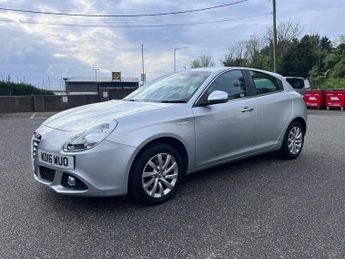 Alfa Romeo Giulietta 2.0 JTDM-2 Distinctive Hatchback 5dr Diesel Manual Euro 6 (s/s) 