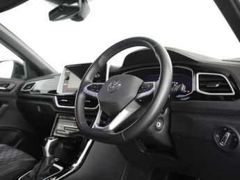VOLKSWAGEN T-ROC 1.5 TSI R-Line SUV 5dr Petrol DSG Euro 6 (s/s) (150 ps)