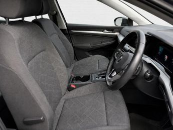 VOLKSWAGEN GOLF 1.5 eTSI MHEV Life Hatchback 5dr Petrol Hybrid DSG Euro 6 (s/s) 