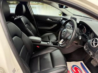 MERCEDES-BENZ A-CLASS 2.1 A200d Sport (Premium) Hatchback 5dr Diesel 7G-DCT Euro 6 (s/