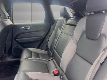 VOLVO XC60 2.0 B4 MHEV R-Design SUV 5dr Diesel Hybrid Auto AWD Euro 6 (s/s)
