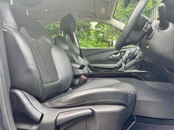 RENAULT KADJAR 1.2 TCe Dynamique S Nav SUV 5dr Petrol EDC Euro 6 (s/s) (130 ps)