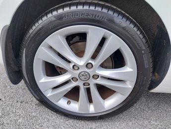 VAUXHALL ZAFIRA TOURER 1.4i Turbo SRi MPV 5dr Petrol Auto Euro 6 (140 ps)