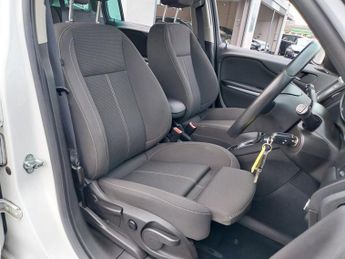 VAUXHALL ZAFIRA TOURER 1.4i Turbo SRi MPV 5dr Petrol Auto Euro 6 (140 ps)