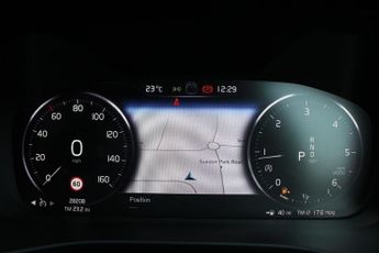 VOLVO XC40 2.0 D3 R-Design Pro SUV 5dr Diesel Auto Euro 6 (s/s) (150 ps)