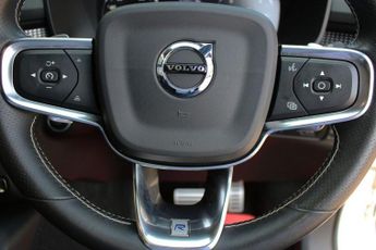 VOLVO XC40 2.0 D3 R-Design Pro SUV 5dr Diesel Auto Euro 6 (s/s) (150 ps)