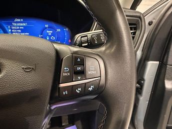 FORD KUGA 2.5 Duratec 14.4kWh Vignale SUV 5dr Petrol Plug-in Hybrid CVT Eu