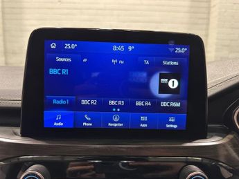FORD KUGA 2.5 Duratec 14.4kWh Vignale SUV 5dr Petrol Plug-in Hybrid CVT Eu
