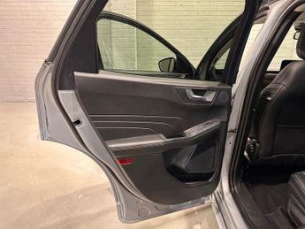 FORD KUGA 2.5 Duratec 14.4kWh Vignale SUV 5dr Petrol Plug-in Hybrid CVT Eu
