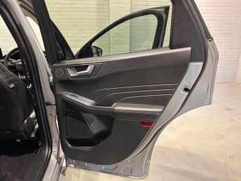 FORD KUGA 2.5 Duratec 14.4kWh Vignale SUV 5dr Petrol Plug-in Hybrid CVT Eu