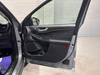 FORD KUGA 2.5 Duratec 14.4kWh Vignale SUV 5dr Petrol Plug-in Hybrid CVT Eu