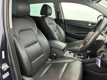 HYUNDAI TUCSON 1.7 CRDi Blue Drive Premium SUV 5dr Diesel DCT Euro 6 (s/s) (141