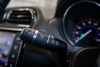 JAGUAR XE 2.0d R-Sport Saloon 4dr Diesel Auto Euro 6 (s/s) (180 ps)