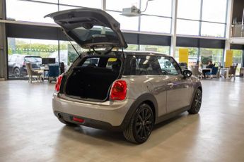 MINI HATCH 1.5 Cooper Hatchback 3dr Petrol Steptronic Euro 6 (s/s) (136 ps)