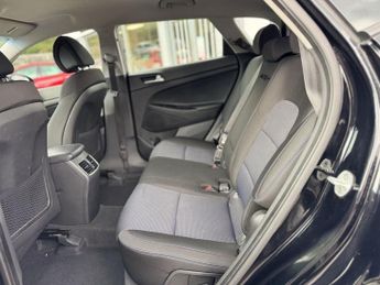 HYUNDAI TUCSON 1.7 CRDi Blue Drive SE Nav SUV 5dr Diesel DCT Euro 6 (s/s) (141 