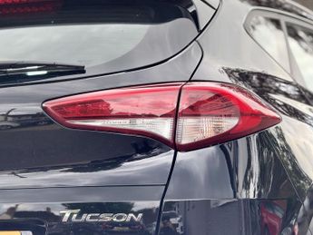 HYUNDAI TUCSON 1.7 CRDi Blue Drive SE Nav SUV 5dr Diesel DCT Euro 6 (s/s) (141 