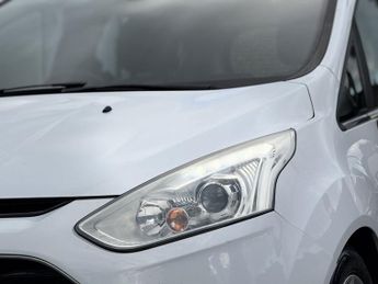 FORD B-MAX 1.6 Titanium Navigator MPV 5dr Petrol Powershift Euro 6 (105 ps)