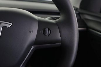 TESLA MODEL Y (Dual Motor) Long Range Auto 4WDE 5dr