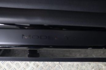 TESLA MODEL Y (Dual Motor) Long Range Auto 4WDE 5dr