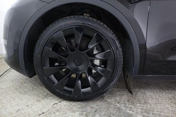 TESLA MODEL Y (Dual Motor) Long Range Auto 4WDE 5dr