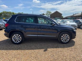 VOLKSWAGEN TIGUAN 2.0 TDI BlueMotion Tech Match SUV 5dr Diesel DSG 4WD Euro 5 (s/s