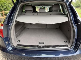 PORSCHE CAYENNE DIESEL ESTATE 3.0 TD V6 SUV 5dr Diesel Tiptronic 4WD Euro 5 (s/s) (240 ps)