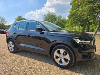 VOLVO XC40 1.5 T3 Momentum SUV 5dr Petrol Auto Euro 6 (s/s) (163 ps)
