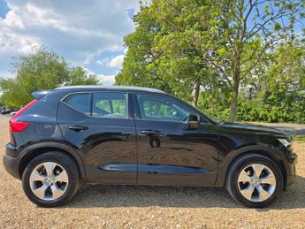 VOLVO XC40 1.5 T3 Momentum SUV 5dr Petrol Auto Euro 6 (s/s) (163 ps)