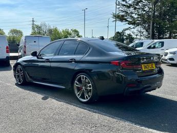 BMW 5 SERIES 4.4 M550i V8 Saloon 4dr Petrol Steptronic xDrive Euro 6 (s/s) (5