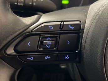 TOYOTA YARIS 1.5 VVT-h Icon Hatchback 5dr Petrol Hybrid E-CVT Euro 6 (s/s) (1