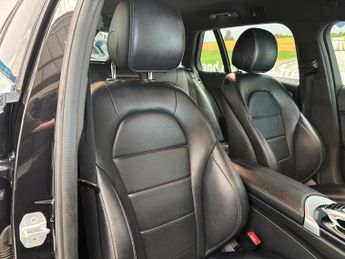 MERCEDES-BENZ C-CLASS 2.1 C220d AMG Line Estate 5dr Diesel 7G-Tronic+ Euro 6 (s/s) (17
