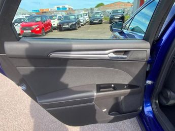 FORD MONDEO 2.0 TDCi Titanium Hatchback 5dr Diesel Powershift Euro 6 (s/s) (