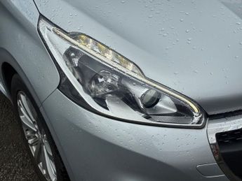 PEUGEOT 208 1.2 PureTech Allure Hatchback 5dr Petrol Manual Euro 6 (82 ps)