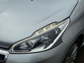 PEUGEOT 208 1.2 PureTech Allure Hatchback 5dr Petrol Manual Euro 6 (82 ps)