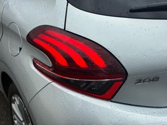 PEUGEOT 208 1.2 PureTech Allure Hatchback 5dr Petrol Manual Euro 6 (82 ps)