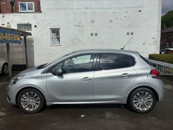 PEUGEOT 208 1.2 PureTech Allure Hatchback 5dr Petrol Manual Euro 6 (82 ps)