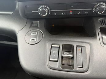 CITROEN E-BERLINGO 52kWh PLUS M MPV 5dr Electric Auto (7.4kW Charger) (136 ps)